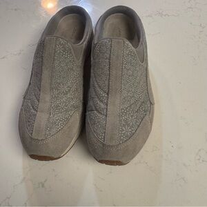 Easy Spirit TravelTime Slip On Walking Shoes Gray Floral Comfort Size 9.5